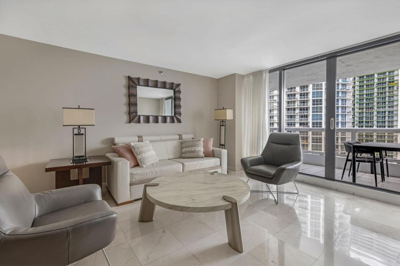 High Rise Comfort With Balcony Doral Exterior foto