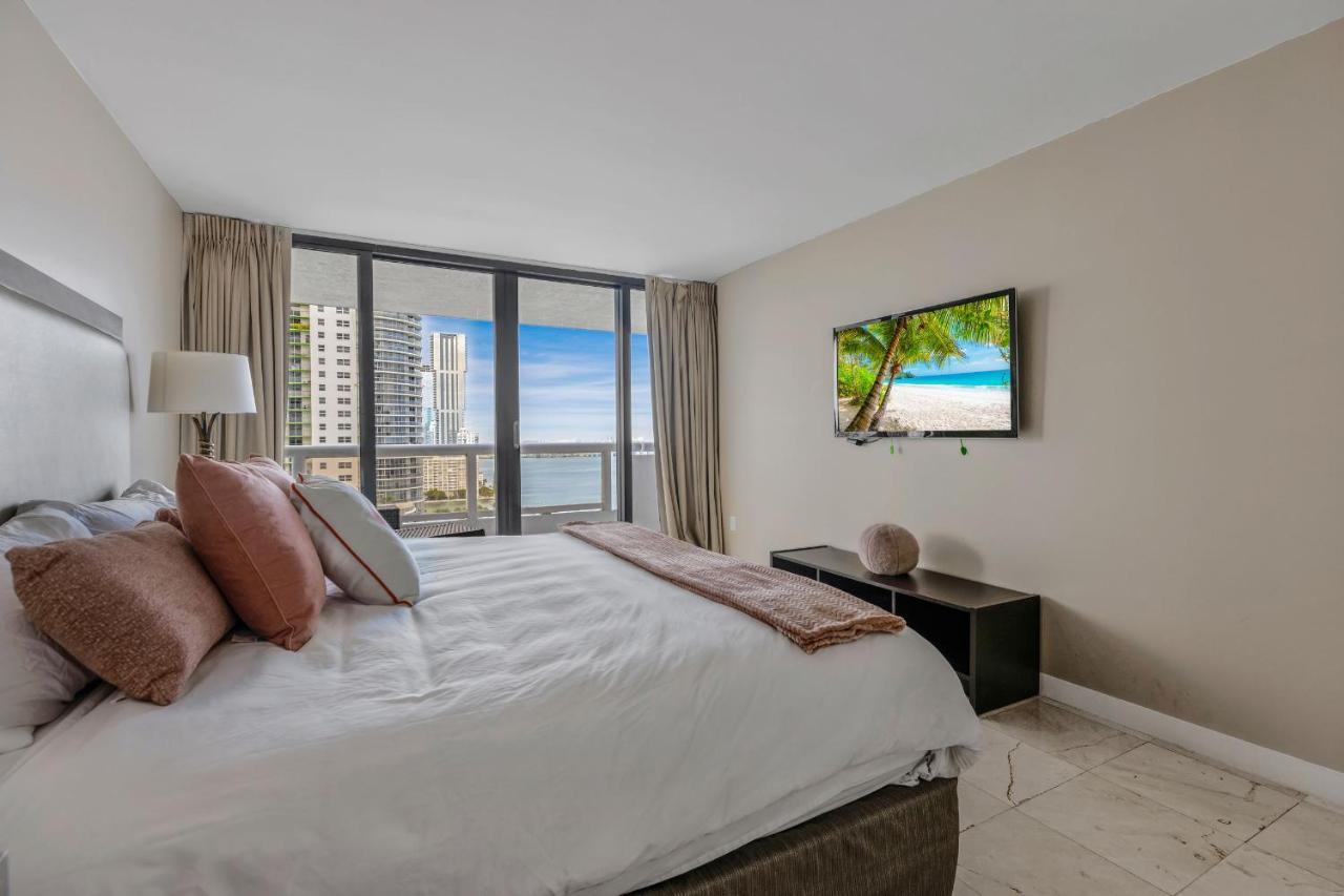 High Rise Comfort With Balcony Doral Exterior foto