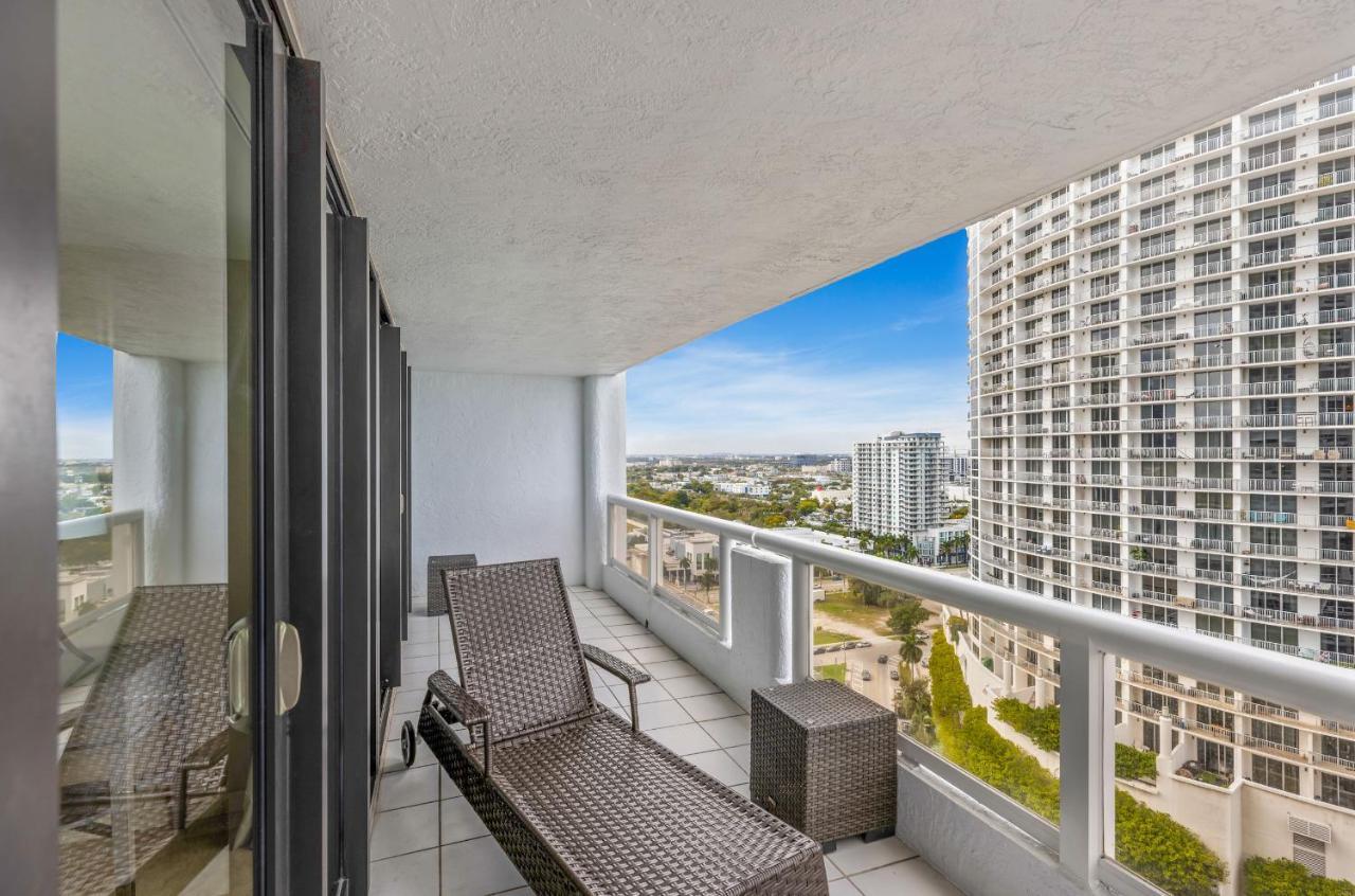 High Rise Comfort With Balcony Doral Exterior foto